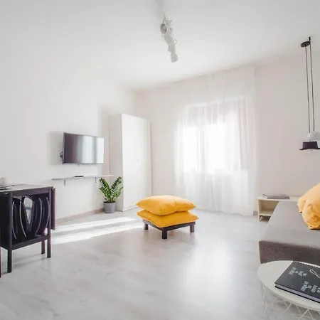 Lady Butterfly - Metro A Lucio Sestio Apartment Rome Exterior photo